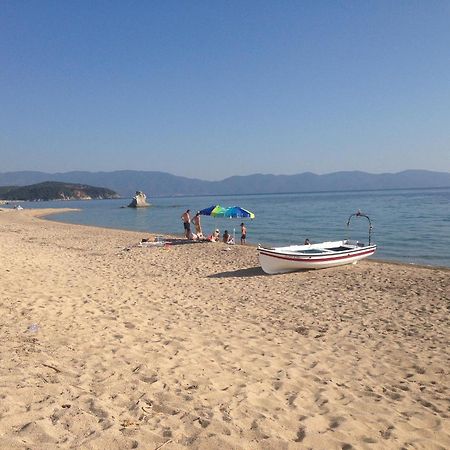 Ikidiki Beach Villa Ierissos Eksteriør billede